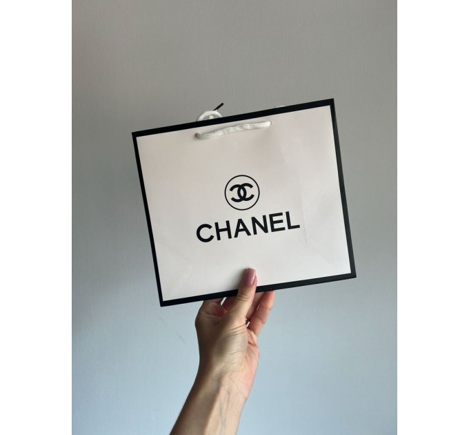 Ремінь Chanel: чорна шкіра та срібна бляха