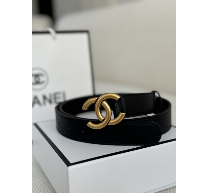Ремінь Chanel: чорна шкіра та золота бляха
