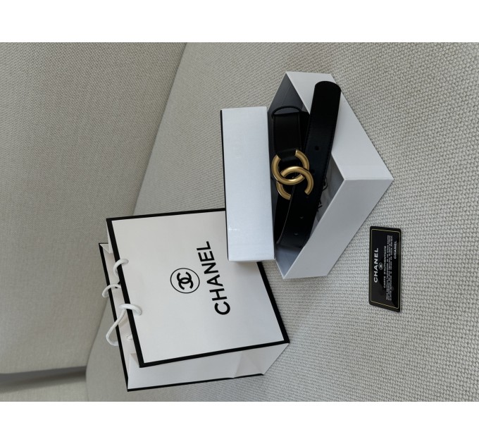 Ремінь Chanel: чорна шкіра та золота бляха