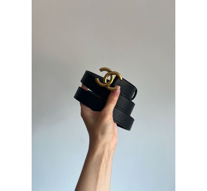 Ремінь Chanel: чорна шкіра та золота бляха