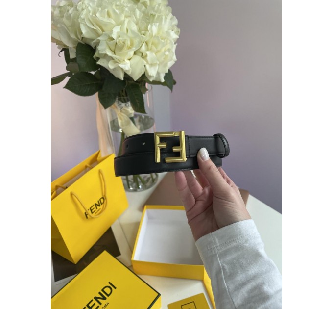 Ремінь Fendi: чорна шкіра та золото