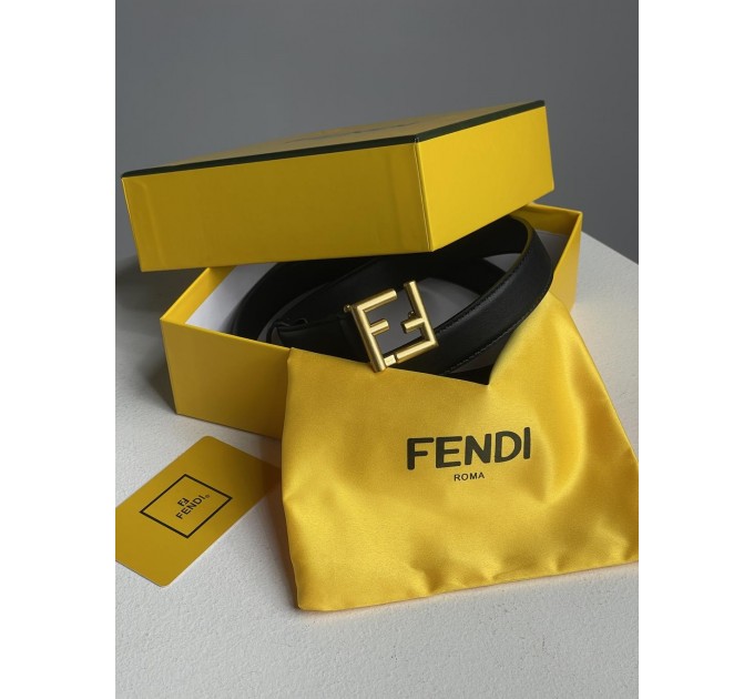 Ремінь Fendi: чорна шкіра та золото