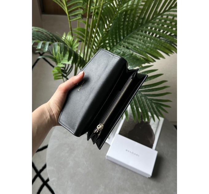 Клатч Bvlgari Serpenti Forever: чорна шкіра та зміїний шик