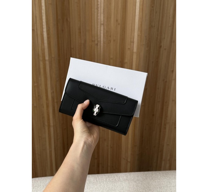 Клатч Bvlgari Serpenti Forever: чорна шкіра та зміїний шик