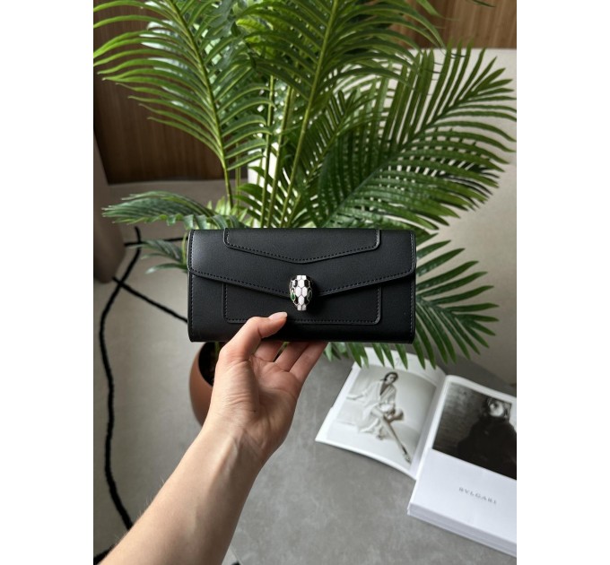 Клатч Bvlgari Serpenti Forever: чорна шкіра та зміїний шик