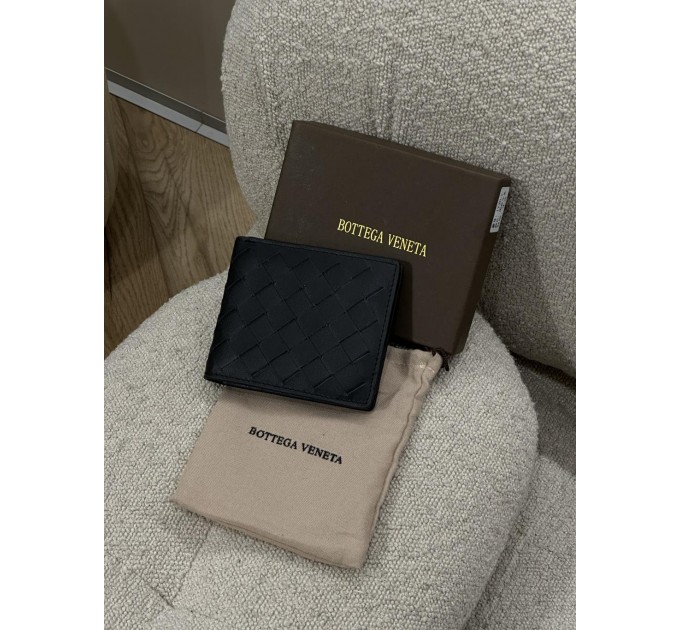 Гаманець Bottega Veneta Intrecciato: плетена шкіра в компактному форматі