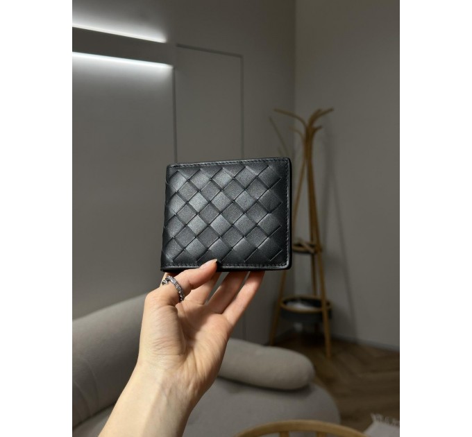 Гаманець Bottega Veneta Intrecciato: плетена шкіра в компактному форматі
