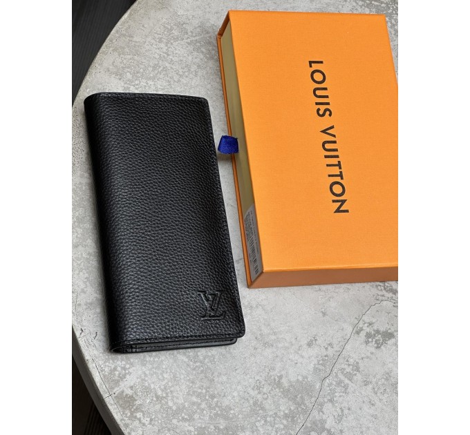 Клатч Louis Vuitton Aerogram Brazza: текстурна шкіра та чорний стиль