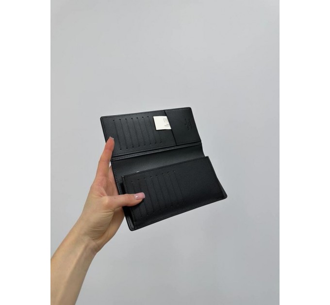 Клатч Louis Vuitton Aerogram Brazza: текстурна шкіра та чорний стиль