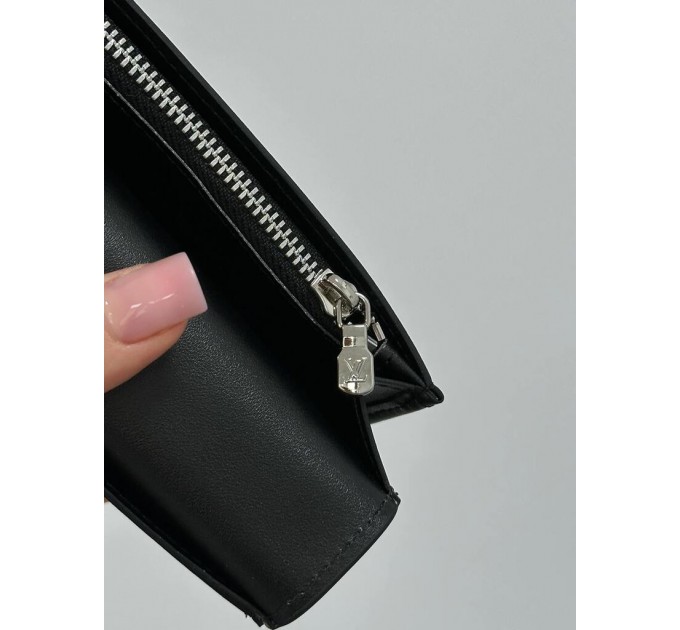 Клатч Louis Vuitton Aerogram Brazza: текстурна шкіра та чорний стиль