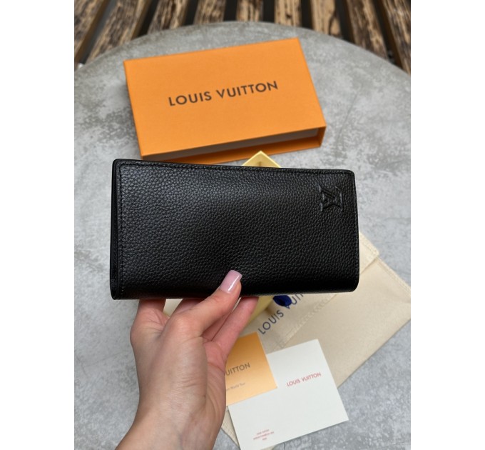 Клатч Louis Vuitton Aerogram Brazza: текстурна шкіра та чорний стиль