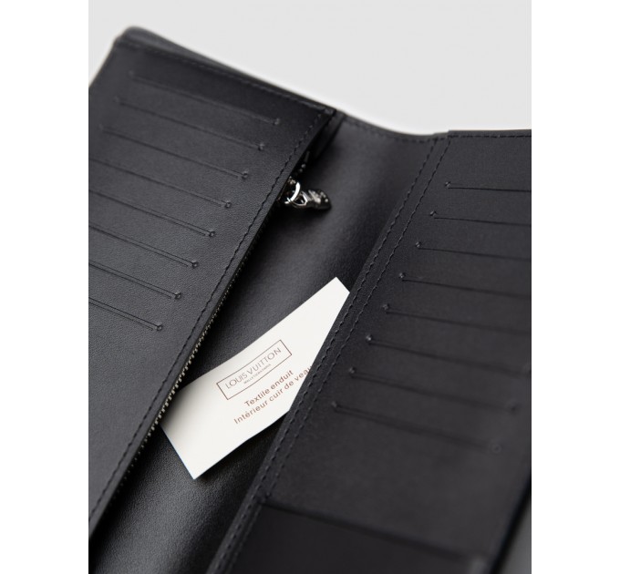 Клатч Louis Vuitton Aerogram Brazza: текстурна шкіра та чорний стиль