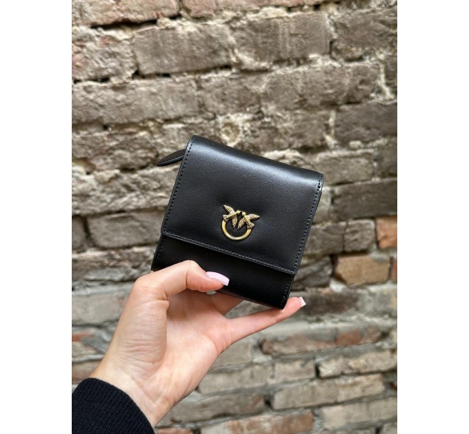 Гаманець Pinko Small: чорна шкіра в компактному форматі