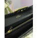 Клатч Fendi: тиснена шкіра з випуклим брендуванням
