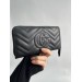 Клатч Gucci GG Marmont: стьобана шкіра Matelassé та золотий логотип