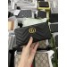 Клатч Gucci GG Marmont: стьобана шкіра Matelassé та золотий логотип
