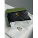 Клатч Gucci GG Marmont: стьобана шкіра Matelassé та золотий логотип