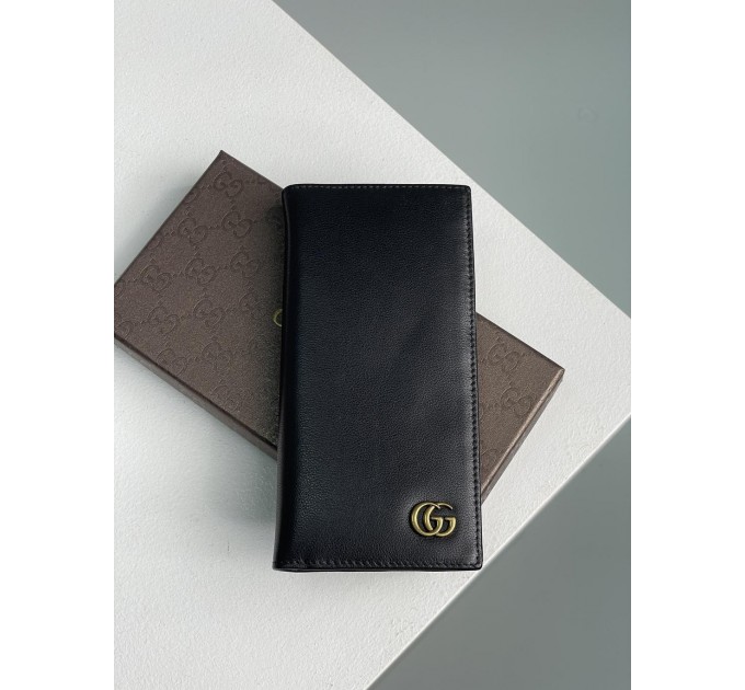 Клатч Gucci Marmont G: гладка шкіра та 12 відділень для карток