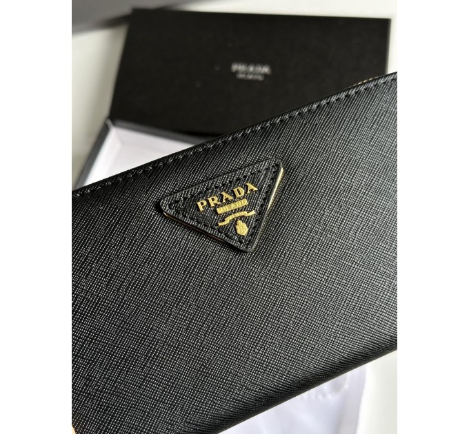 Клатч Prada Round Zippy: текстурна шкіра Nero Black