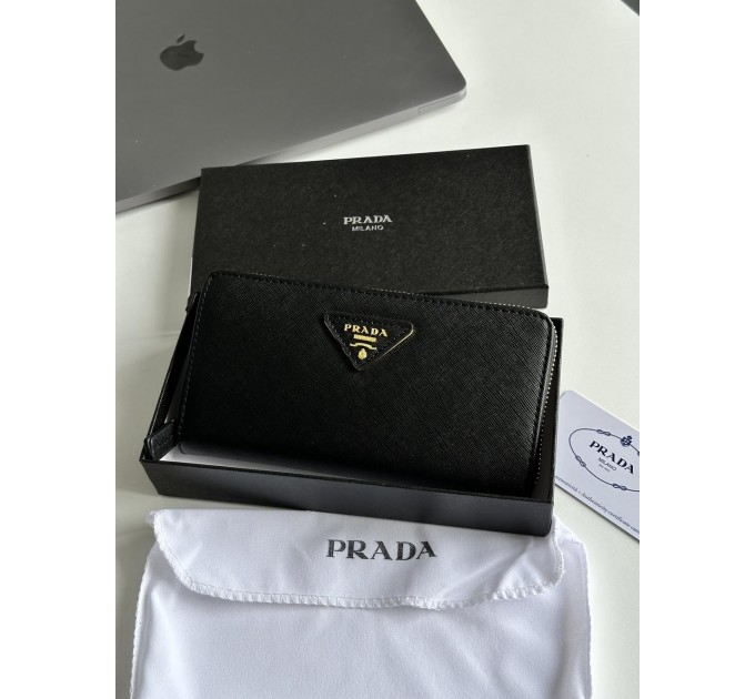 Клатч Prada Round Zippy: текстурна шкіра Nero Black