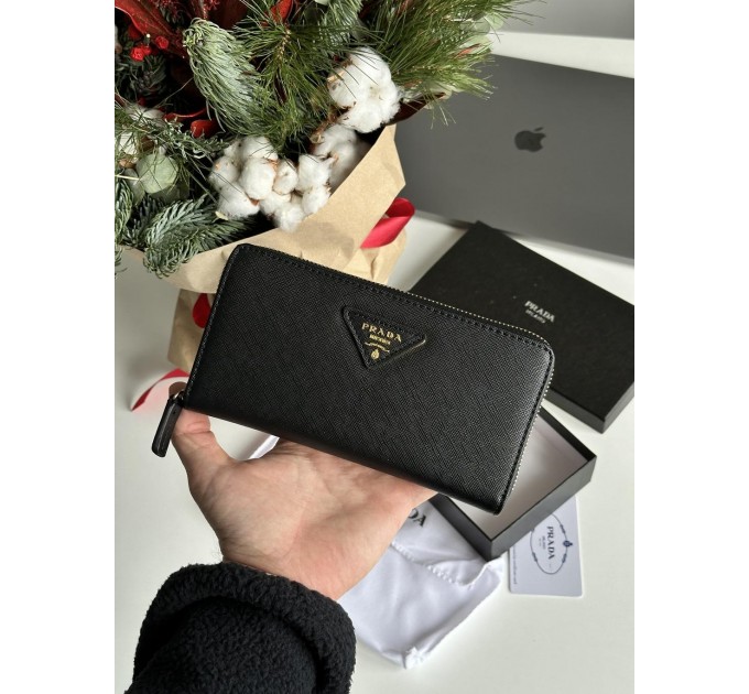 Клатч Prada Round Zippy: текстурна шкіра Nero Black